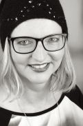 Martina Niedermeier, Altistin